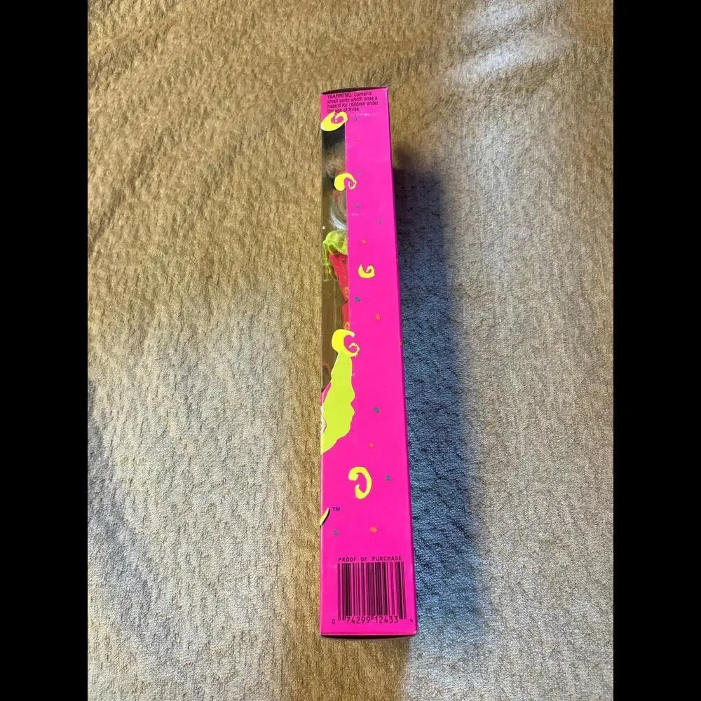 New! Vintage Ruffle Fun Barbie Doll Blonde #12433 Mattel 1994‎